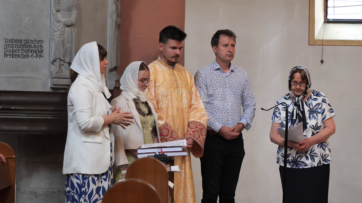 Edward Iordănescu a mers la Liturghie » Mesaj în fața a zeci de români: „Suntem creștini ortodocși, care se închină la Dumnezeu, nu la caracatiță”