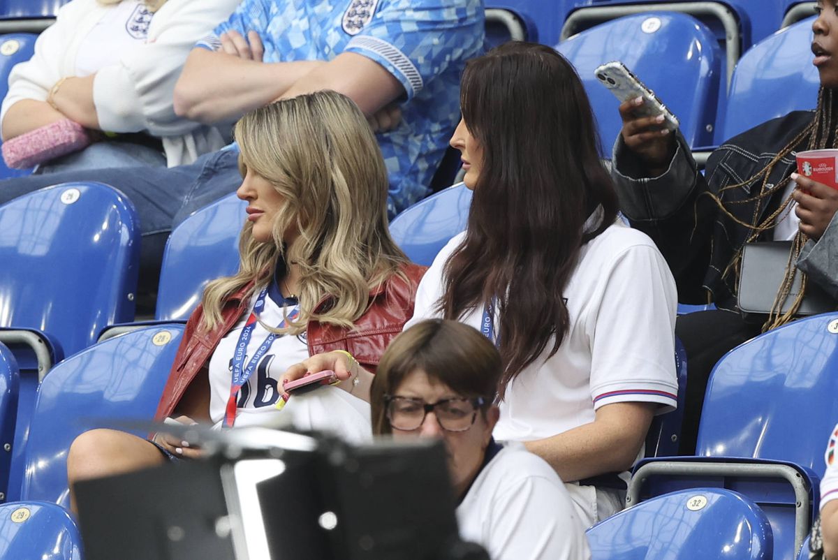 Partenerele fotbaliștilor la Anglia - Slovacia