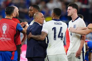 Moment incredibil la finalul partidei dintre Anglia și Slovacia » Un star al „The Three Lions” l-a numit „pi**ă cheală” pe Francesco Calzona