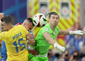 Dinamo pregătește marea lovitură: vrea un titular de la naționala lui Lucescu!