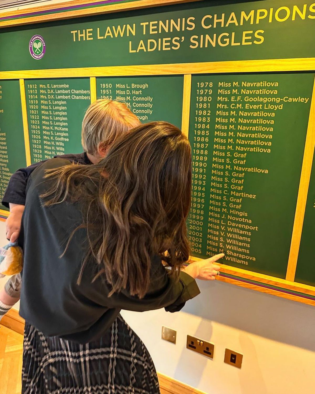 Maria Sharapova, vizită la Wimbledon după 20 de ani de la triumful său neașteptat pe iarba londoneză