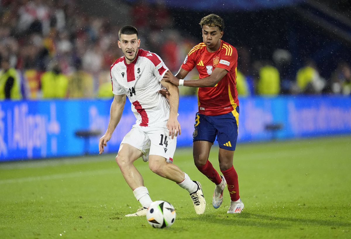 Imagini uluitoare cu georgienii după eliminarea în „optimi” de la Euro 2024! Ce au primit jucătorii lui Sagnol și cum a fost întâlnirea cu fanii în Tbilisi!