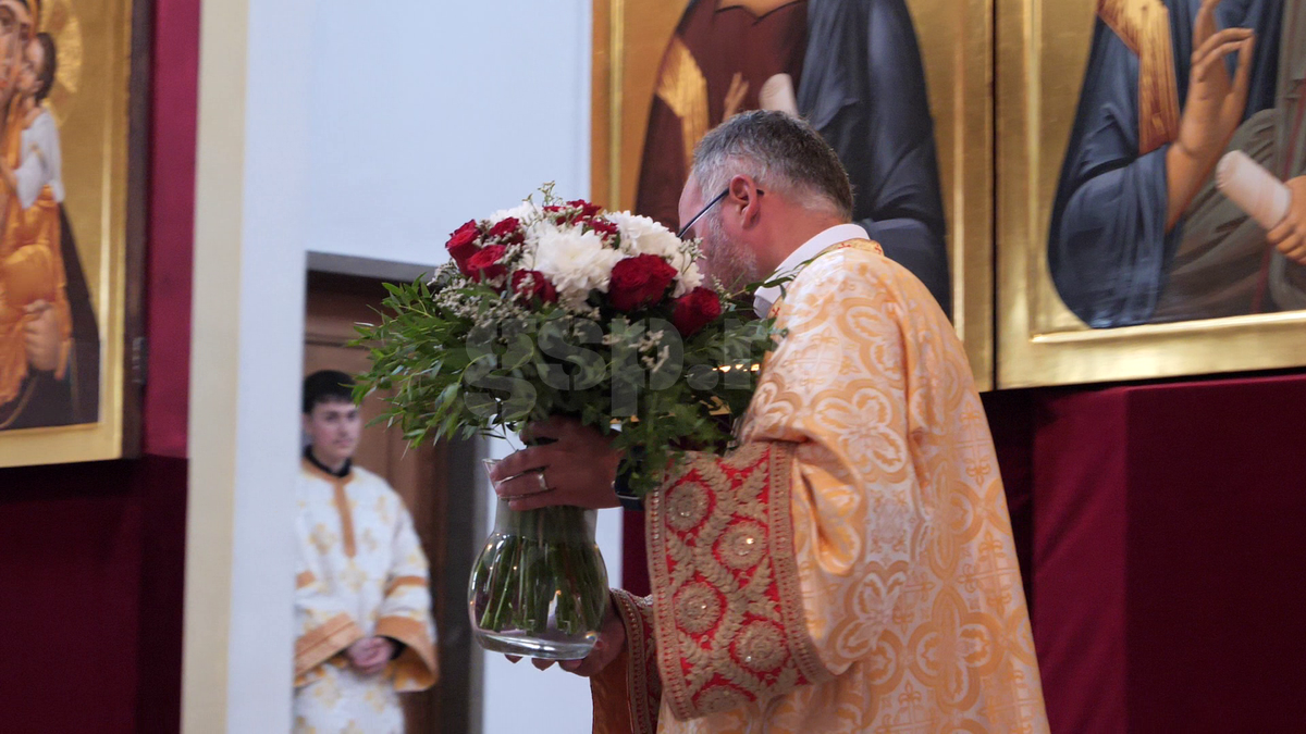 Edward Iordănescu a mers la Liturghie » Mesaj în fața a zeci de români: „Suntem creștini ortodocși, care se închină la Dumnezeu, nu la caracatiță”