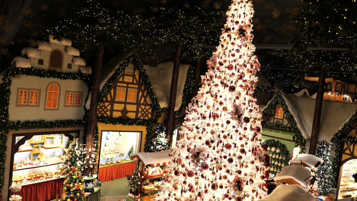 Reportaj GSP din singurul oraș din lume unde Crăciunul este sărbătorit zilnic!