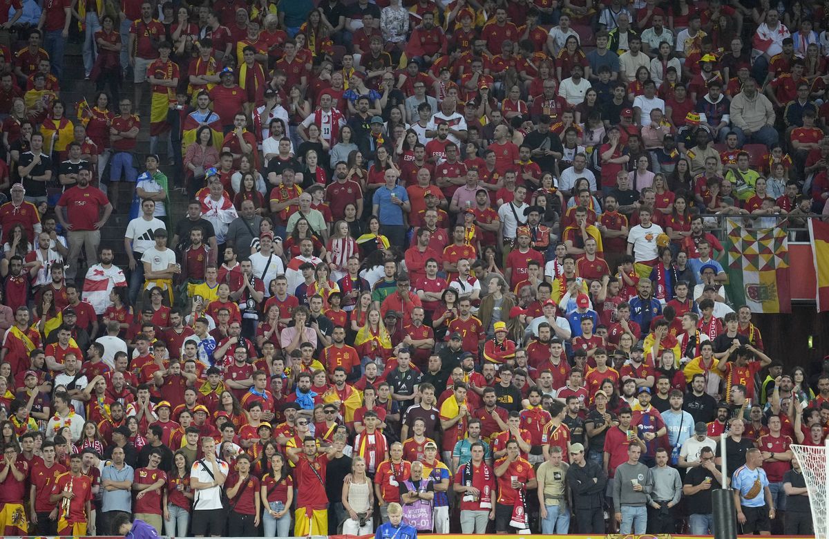 Imagini uluitoare cu georgienii după eliminarea în „optimi” de la Euro 2024! Ce au primit jucătorii lui Sagnol și cum a fost întâlnirea cu fanii în Tbilisi!