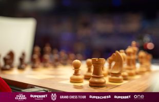 A patra rundă de confruntări de la Superbet Chess Classic România 2024    s-a încheiat cu două victorii și trei remize