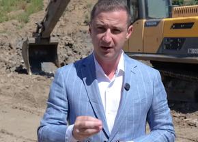Mesaj direct pentru Ilie Bolojan, de pe șantier: „Aș sugera încă ceva” + mesaj triumfător: „Stadionul se face. Și nu oricum”