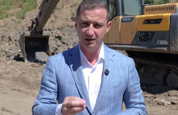 Mesaj direct pentru Ilie Bolojan, de pe șantier: „Aș sugera încă ceva” + mesaj triumfător: „Stadionul se face. Și nu oricum”