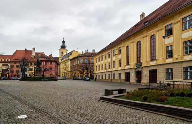 Descoperă orașul de poveste al Transilvaniei cu flexibilitatea oferită de rent a car Sibiu - Alana Rent