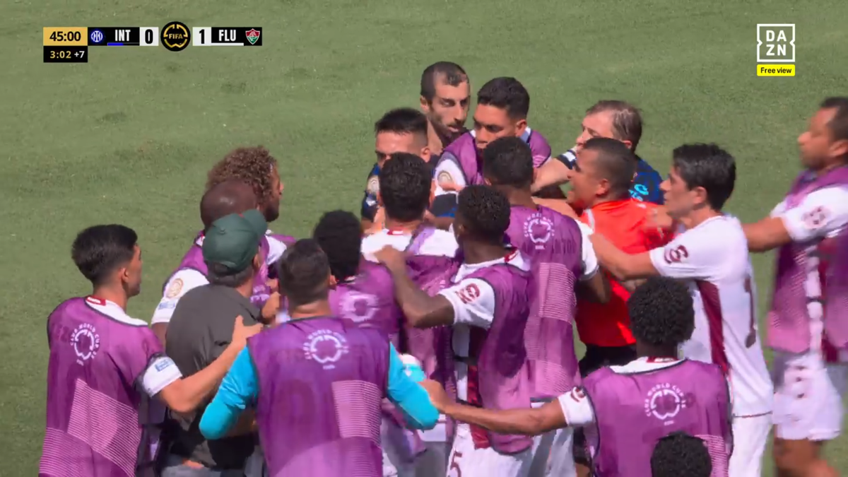 Conflict major în timpul meciului dintre Inter și Fluminense » Situația a degenerat după ce jucătorul l-a îmbrâncit pe antrenor