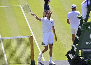„Cimitirul” favoriților la Wimbledon: Tsitsipas, Medvedev și Ostapenko, OUT din primul tur! + Favoritul 20, eliminat de numărul 461 mondial
