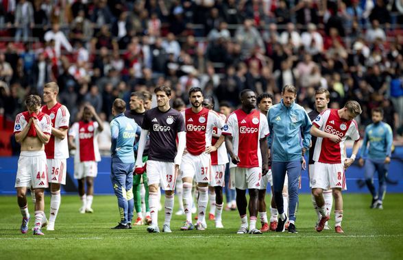 Ajax concediază 7 jucători prin WhatsApp