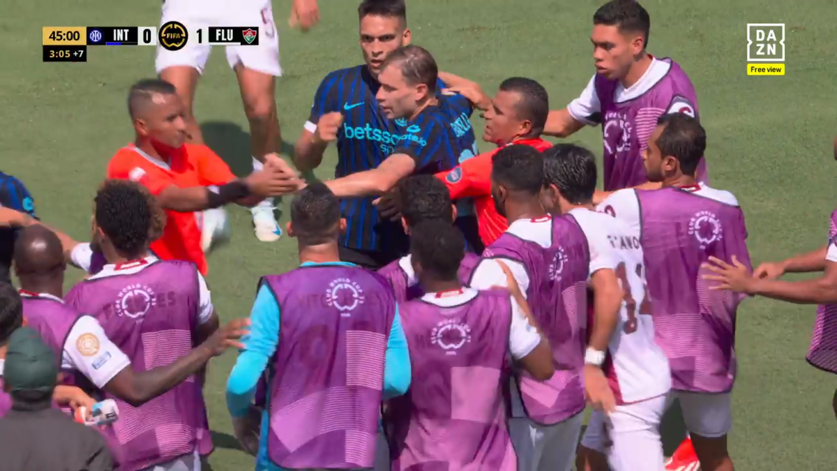 Conflict major în timpul meciului dintre Inter și Fluminense » Situația a degenerat după ce jucătorul l-a îmbrâncit pe antrenor
