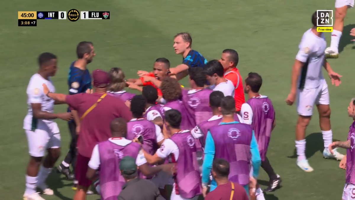 Conflict major în timpul meciului dintre Inter și Fluminense » Situația a degenerat după ce jucătorul l-a îmbrâncit pe antrenor