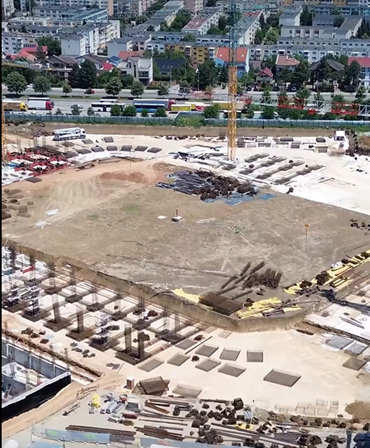 Stadionul de la Pitești, imagini de pe 30 iunie 2026 // foto: capturi Facebook Constructii Erbasu