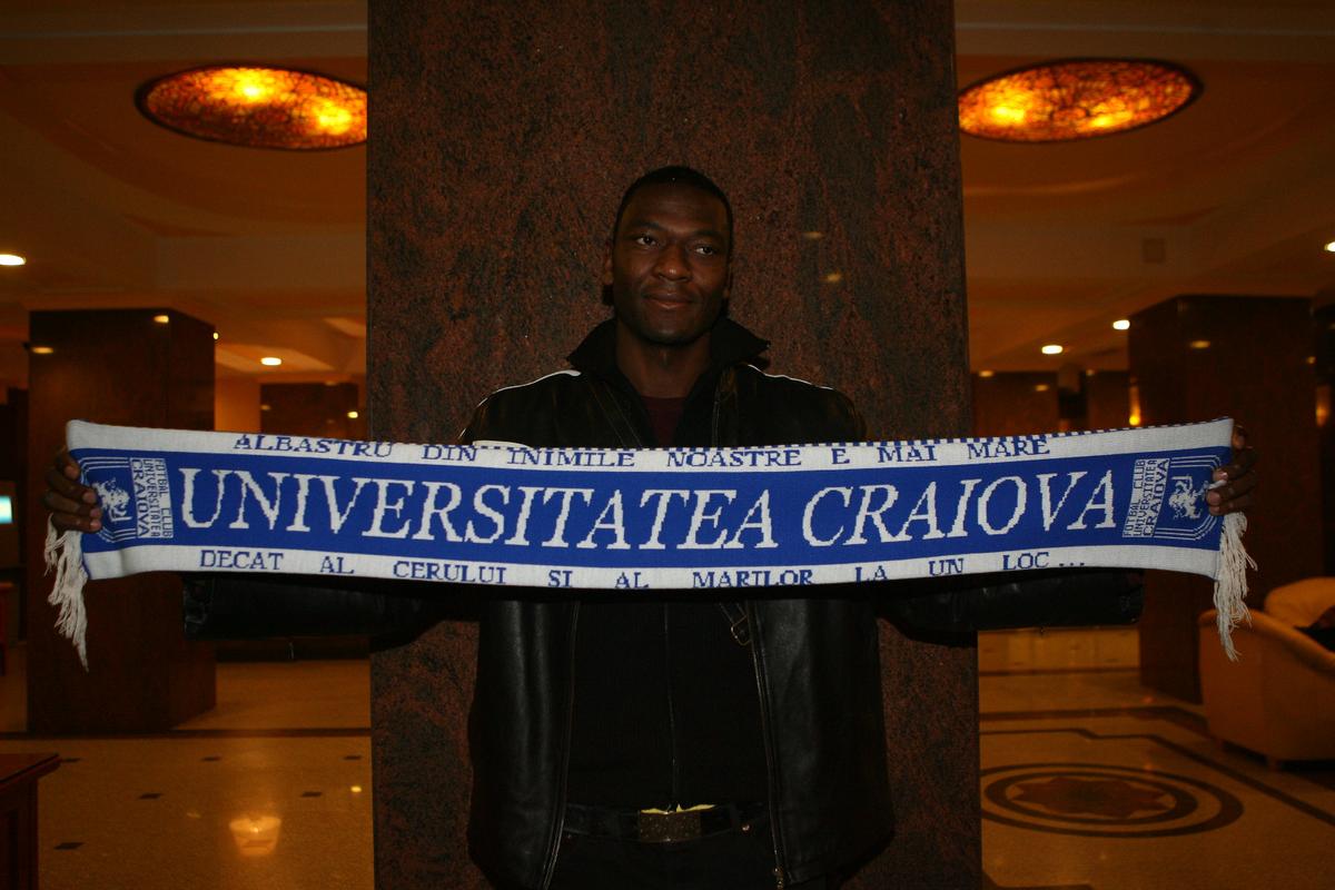 Greu de imaginat cu ce se ocupă la 45 de ani Jeremie Njock, colosul camerunez care teroriza fundașii Diviziei A: „E grozav! Mi-a schimbat viața”