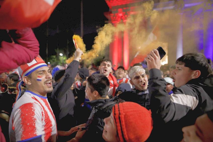 Sărbătoare în Paraguay după calificarea în optimile Mondialului // foto: Imago