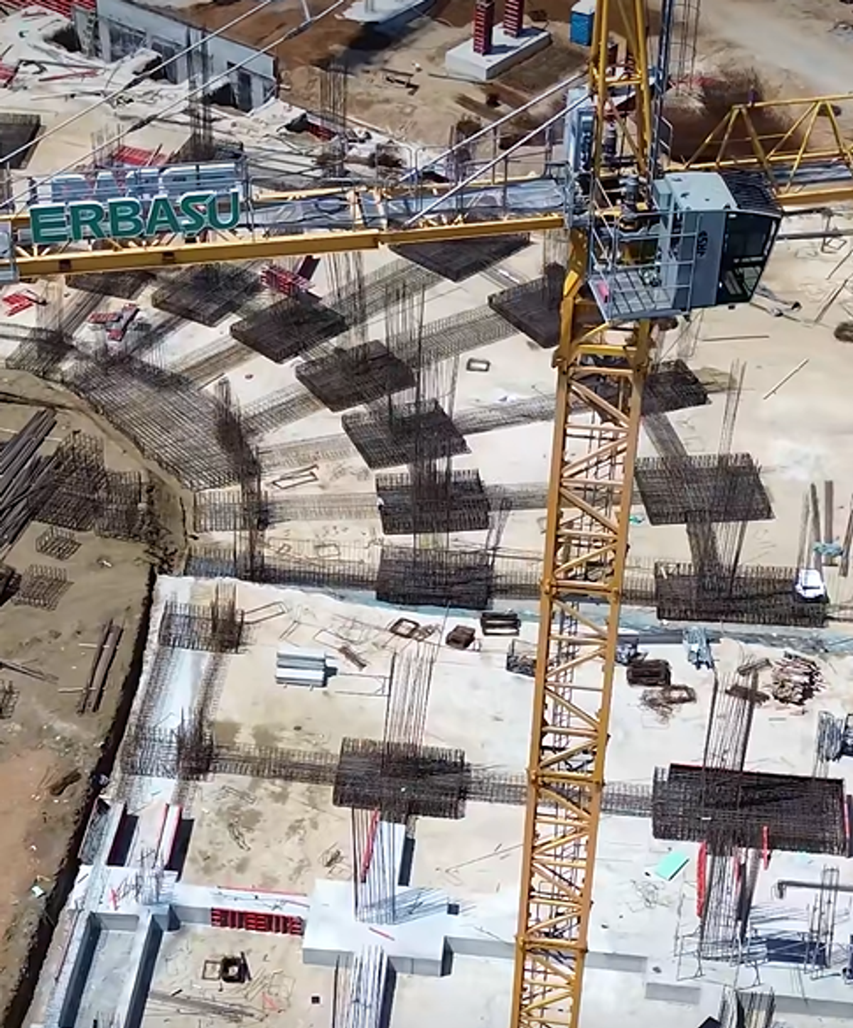 Stadionul de la Pitești, imagini de pe 30 iunie 2026 // foto: capturi Facebook Constructii Erbasu