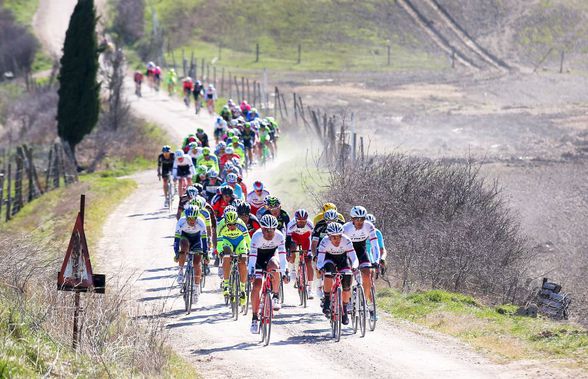 Strade Bianche: Prima clasică a noului sezon promite o luptă strânsă între Van der Poel, Alaphilippe și Van Aert pe străzile albe din Toscana