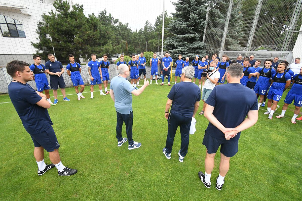 Mircea Lucescu își începe mandatul la Dinamo Kiev sub o presiune uriașă » Amenințarea brutală a ultrașilor: „Capul sus, Mister!”