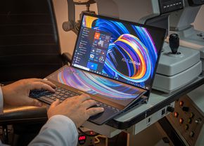 Noile laptopurile ASUS ZenBook: ecrane OLED pentru profesioniști