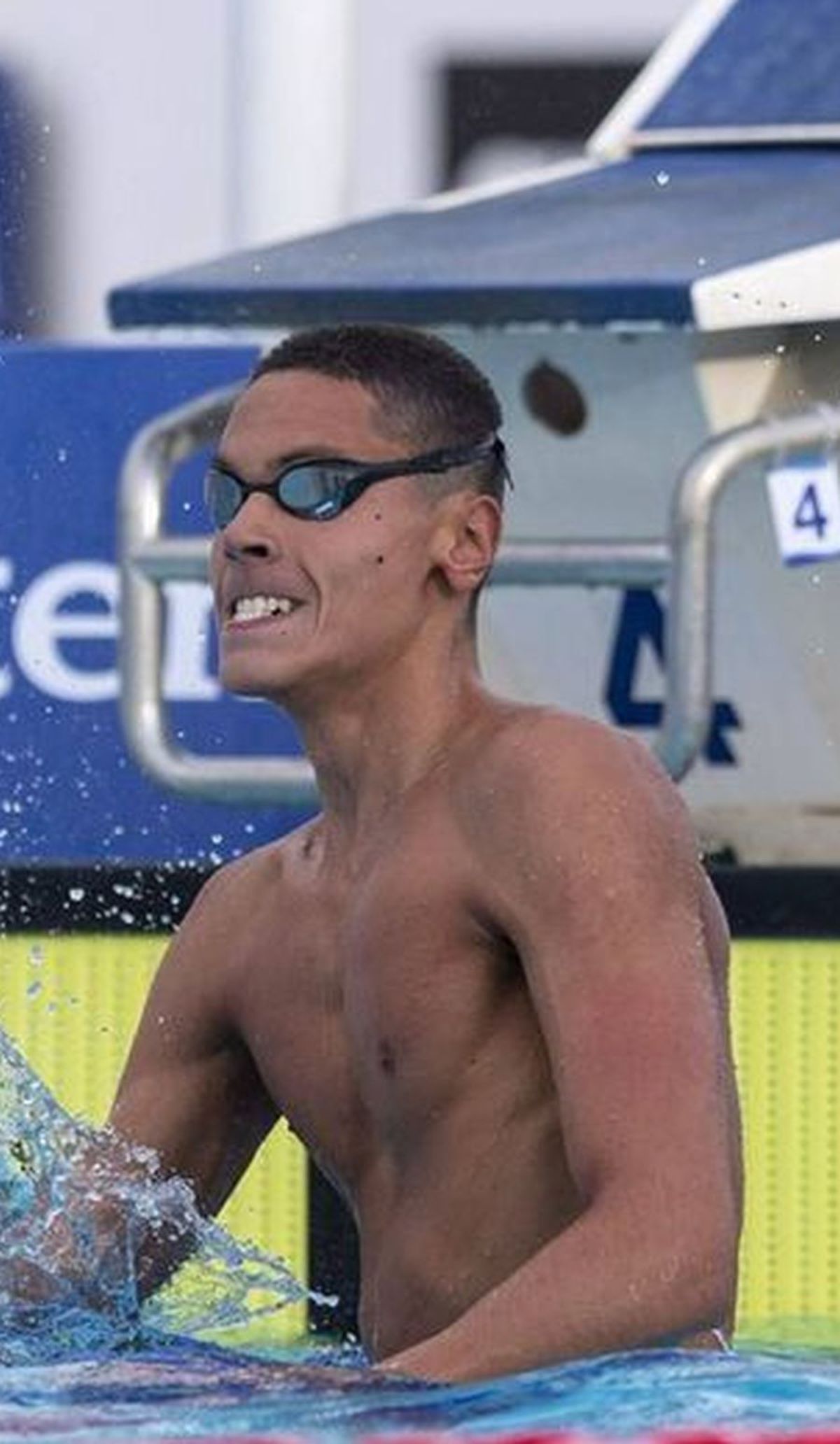 IREZISTIBIL! David Popovici își spulberă rivalii și se califică în finala de la 100m liber cu cel mai bun timp! » Când și unde se vede lupta pentru aur