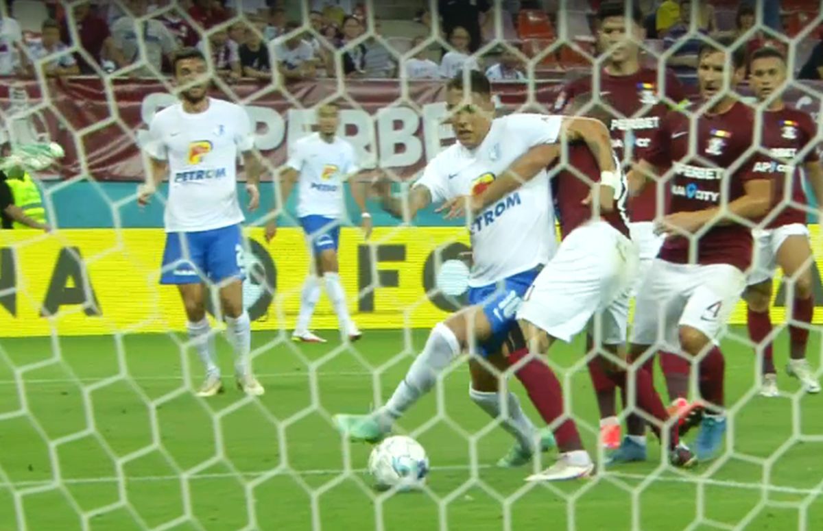 Farul a cerut penalty în meciul cu Rapid / FOTO: Captură @Telekom Sport