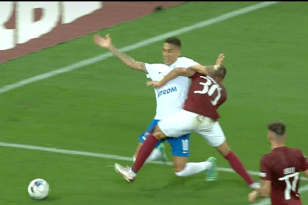 Hațegan n-a revenit din vacanță » Nu a văzut un penalty cât casa în Rapid - Farul