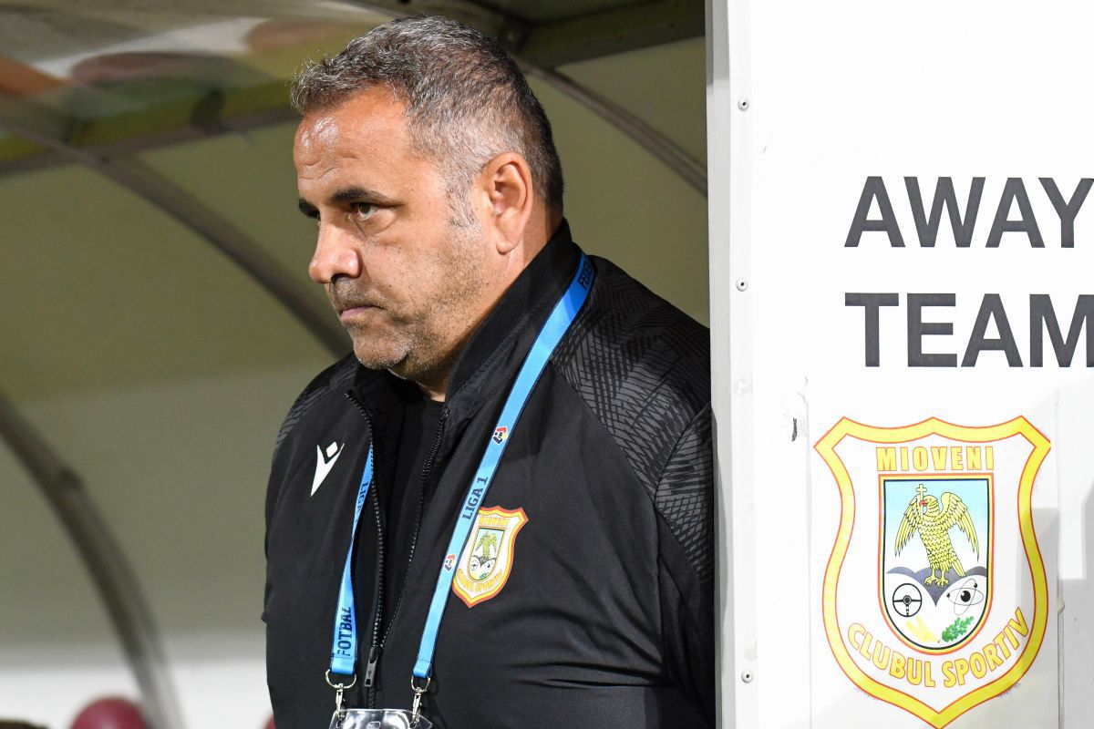 Pelici, disperat: „Avem 3 fundași centrali și luăm gol de pe linia porții”