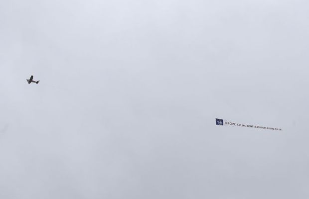 Protestul ratat de camerele TV la Manchester City - Liverpool! Au profitat de Haaland și au afișat mesajul deasupra arenei