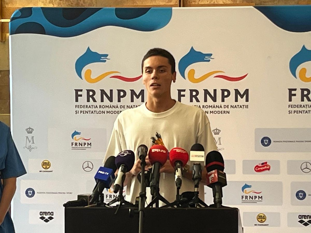 David Popovici a revenit în România