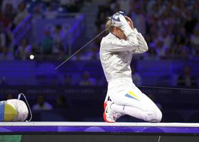 Vă mai amintiți de sportiva din Ucraina descalificată fiindcă n-a dat mâna cu rivala rusoaică? A luat medalie la Jocurile Olimpice și a ținut să transmită un mesaj întregii lumi