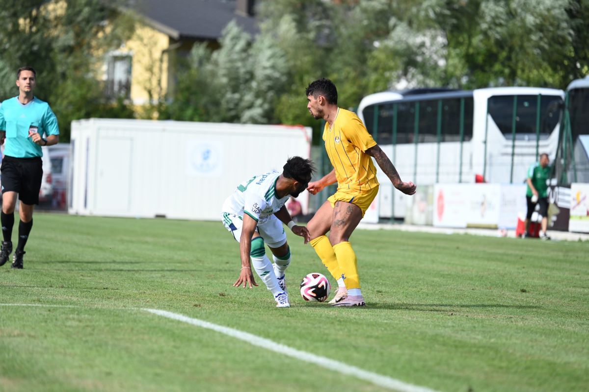 Florinel Coman, primire, antrenament și meci la Al Gharafa