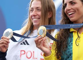 Inedit! Țara care-și răsplătește medaliații olimpici cu tablouri personalizate, vouchere de vacanță și garsoniere în Capitală