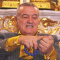 Gigi Becali, finanțatorul de la FCSB, a reacționat, după ce atacantul Louis Munteanu (22 de ani) a bătut palma cu rivalii de la CFR Cluj.