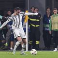 Mavis Tchibota, în duel cu Adrien Rabiot în Maccabi Tel Aviv - Juventus. Foto: Imago