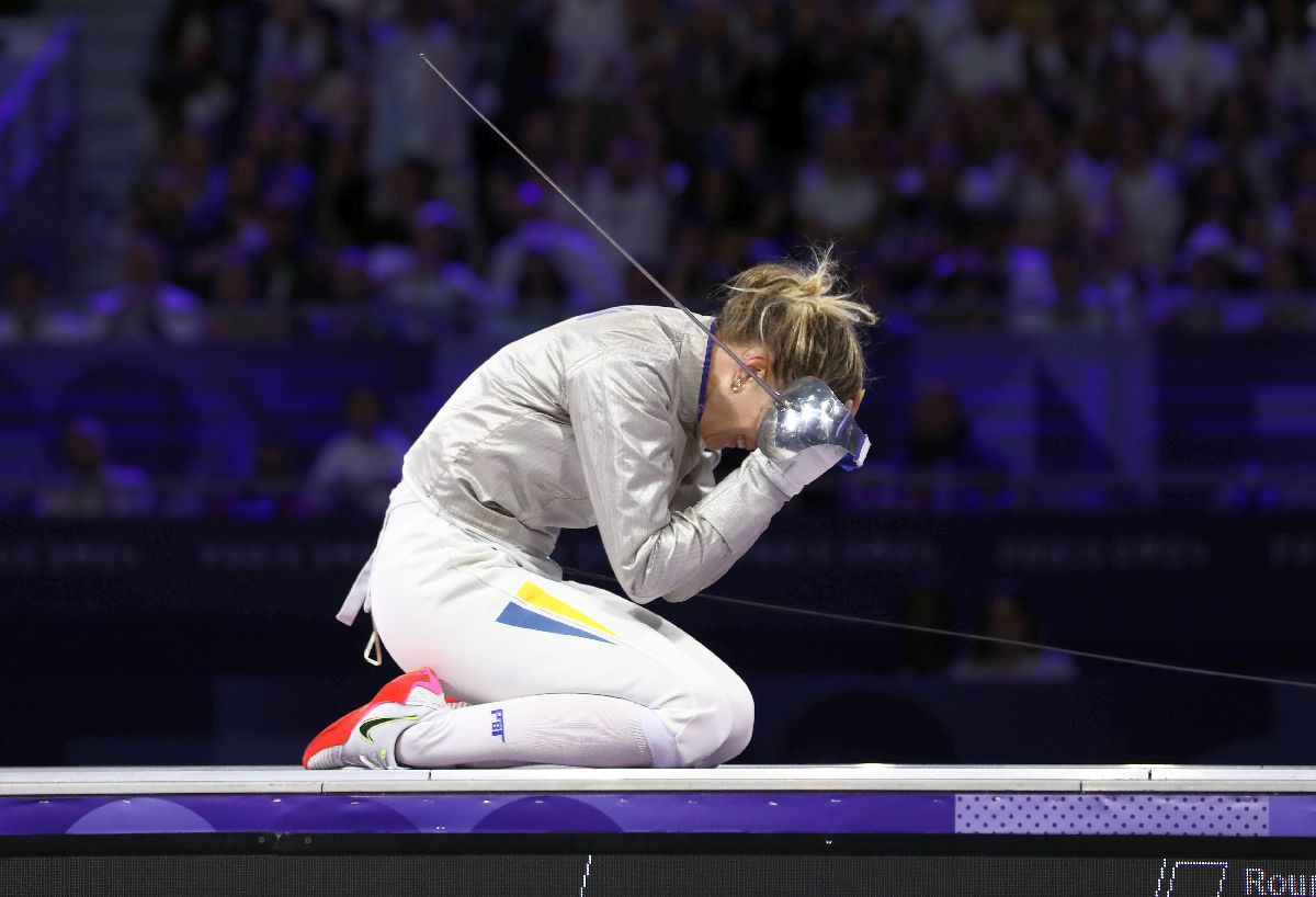 Vă mai amintiți de sportiva din Ucraina descalificată fiindcă n-a dat mâna cu rivala rusoaică? A luat medalie la Jocurile Olimpice și a ținut să transmită un mesaj întregii lumi