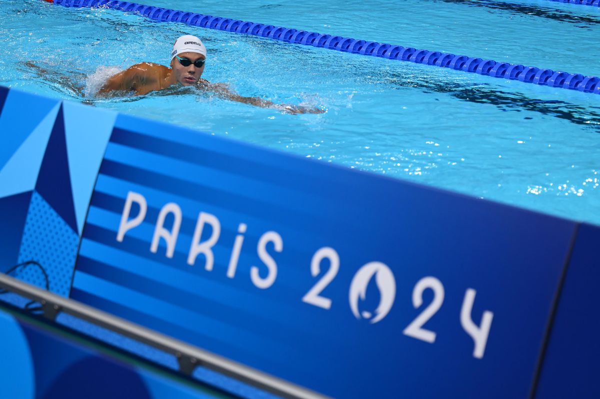 Presa din Ungaria jubilează după ce sportivul lor s-a calificat în fața lui David Popovici