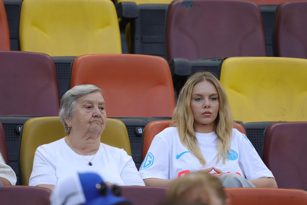 Susținere specială pentru Denis Alibec la FCSB - Shkendija: bunica și iubita în tribunele Arenei Naționale