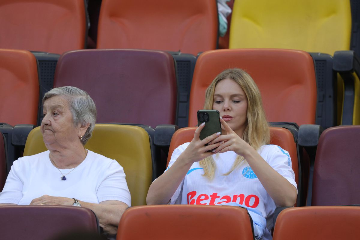 Susținere specială pentru Denis Alibec la FCSB - Shkendija: bunica și iubita în tribunele Arenei Naționale