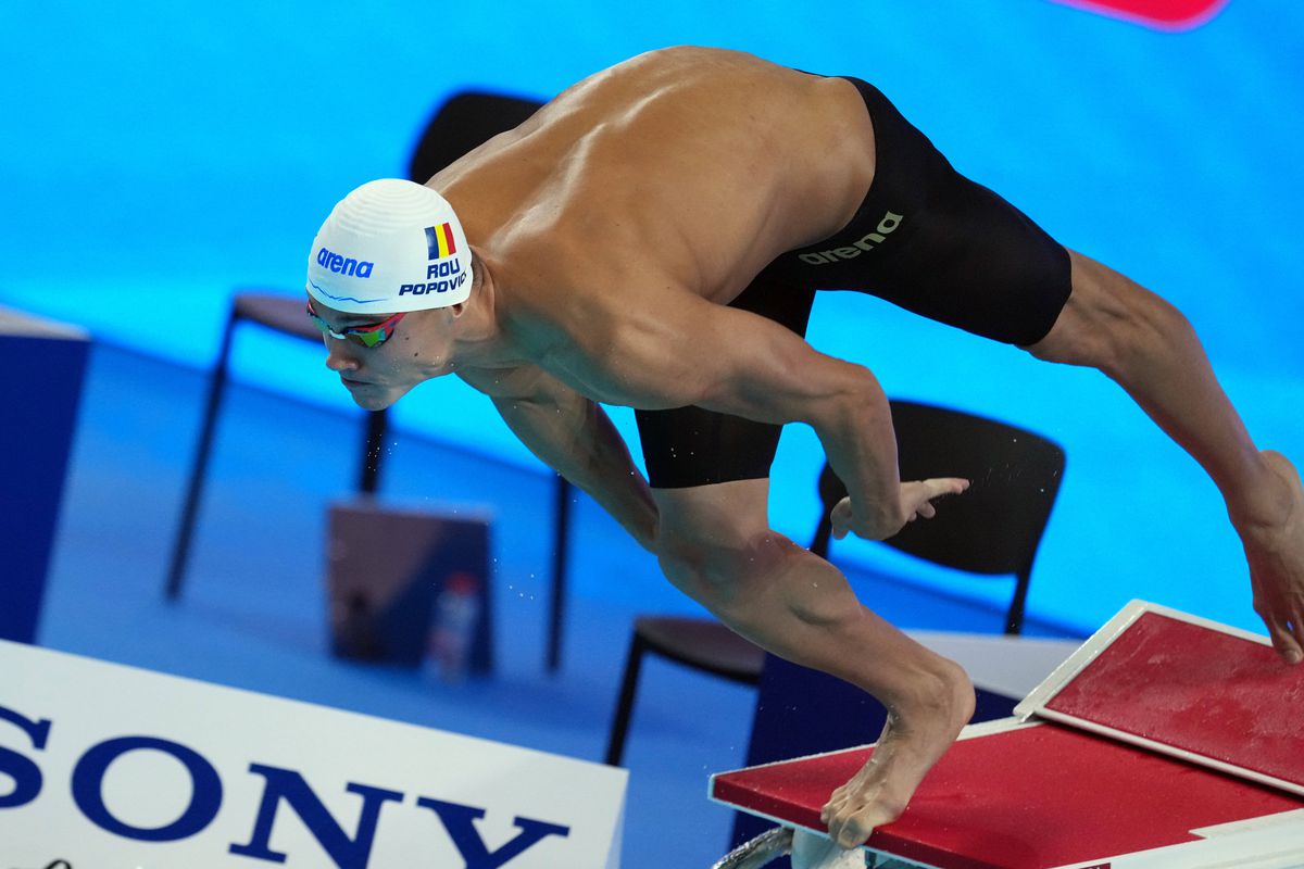 Gestul făcut de David Popovici spre americanul Alexy, la câteva secunde după calificarea în finala la 100 m liber