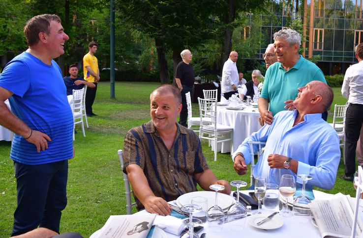 Mircea Lucescu și-a serbat ziua de naștere împreună cu aproape 50 de fotbaliști alături de care a colaborat în carieră. Foto: Cristi Preda (GSP.RO)
