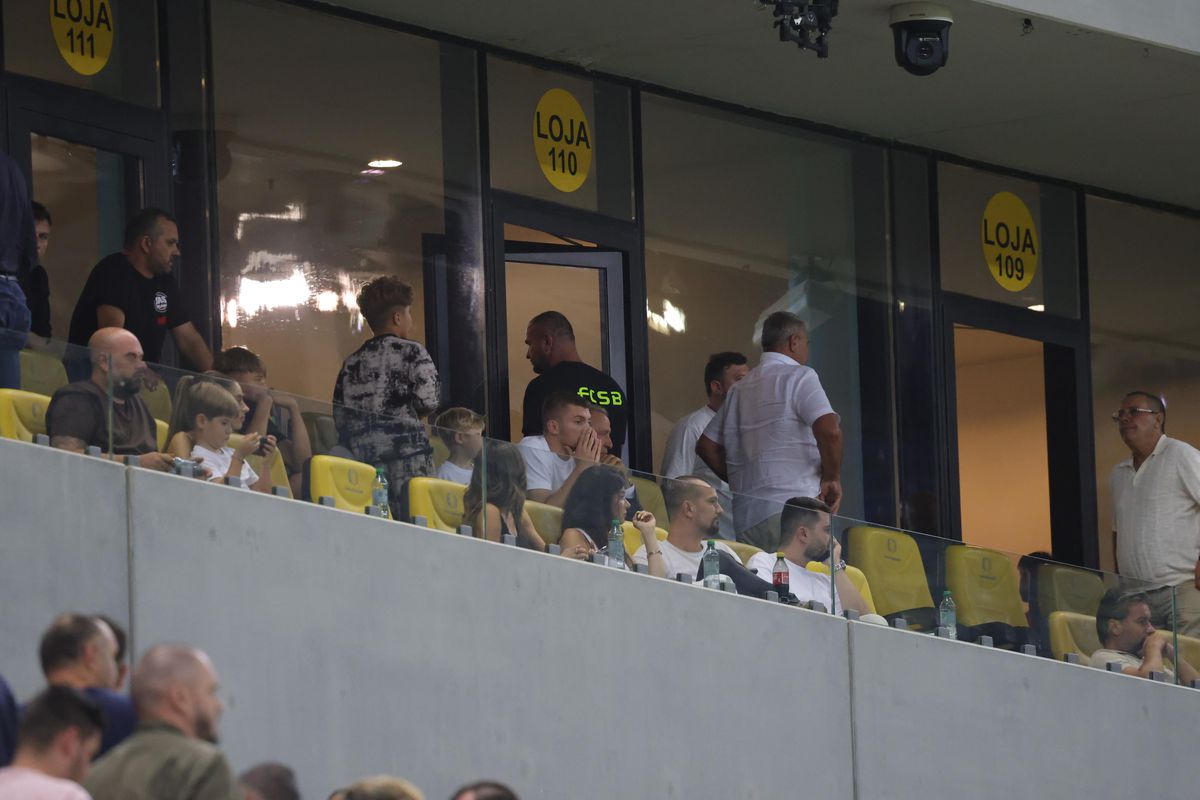 Imagini din finalul meciului FCSB - Shkendija