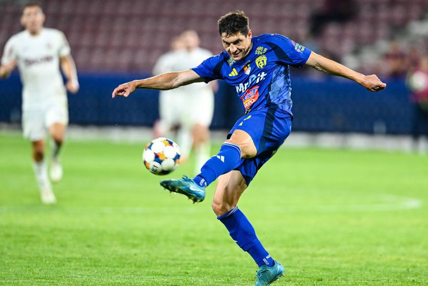 Fotbalistul din Superliga „îi dă o palmă” finanțatorului care îl ironizase: „Părinții mei erau în podul casei, ca să nu-i radă inundațiile, domnule patron!”