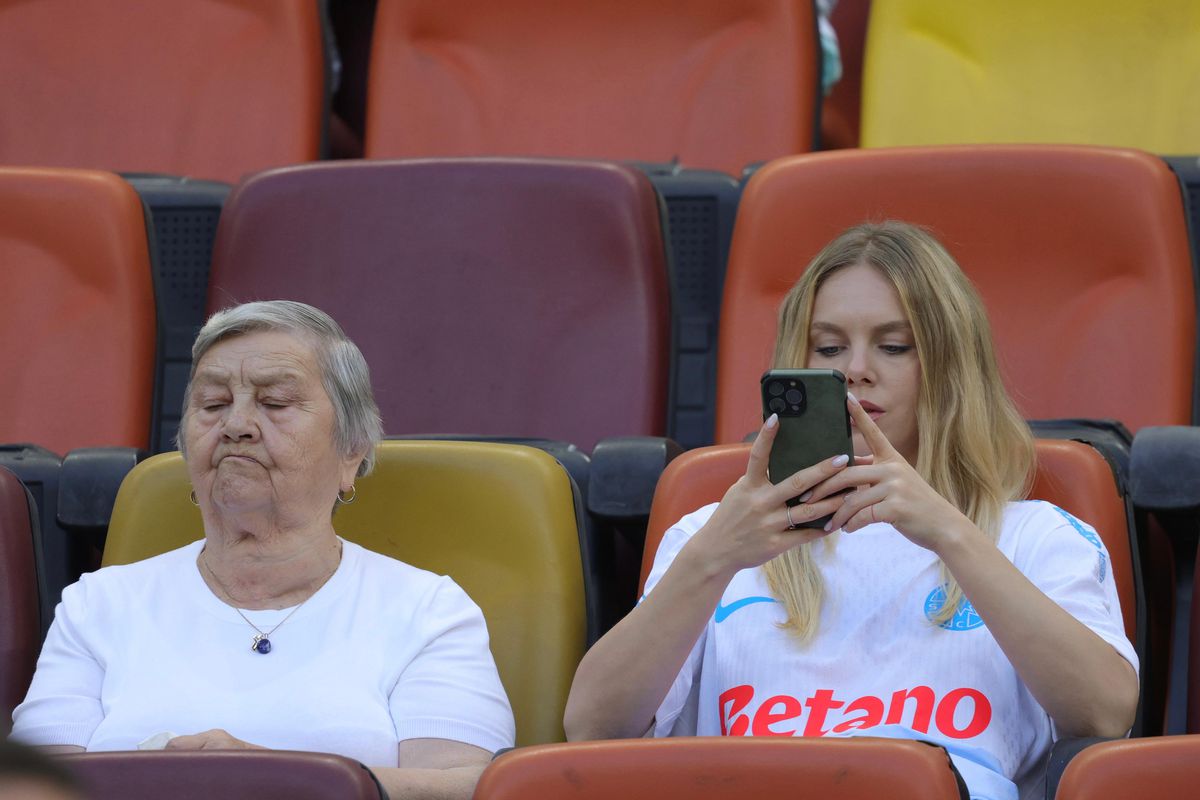 Susținere specială pentru Denis Alibec la FCSB - Shkendija: bunica și iubita în tribunele Arenei Naționale