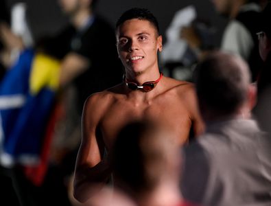 David Popovici s-a calificat în semifinale la 100 metri liber la ...