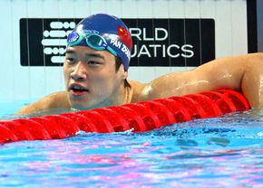 Pan Zhanle îl ia tare pe David Popovici înainte de „ciocnirea” în cursa de 100 de metri liber