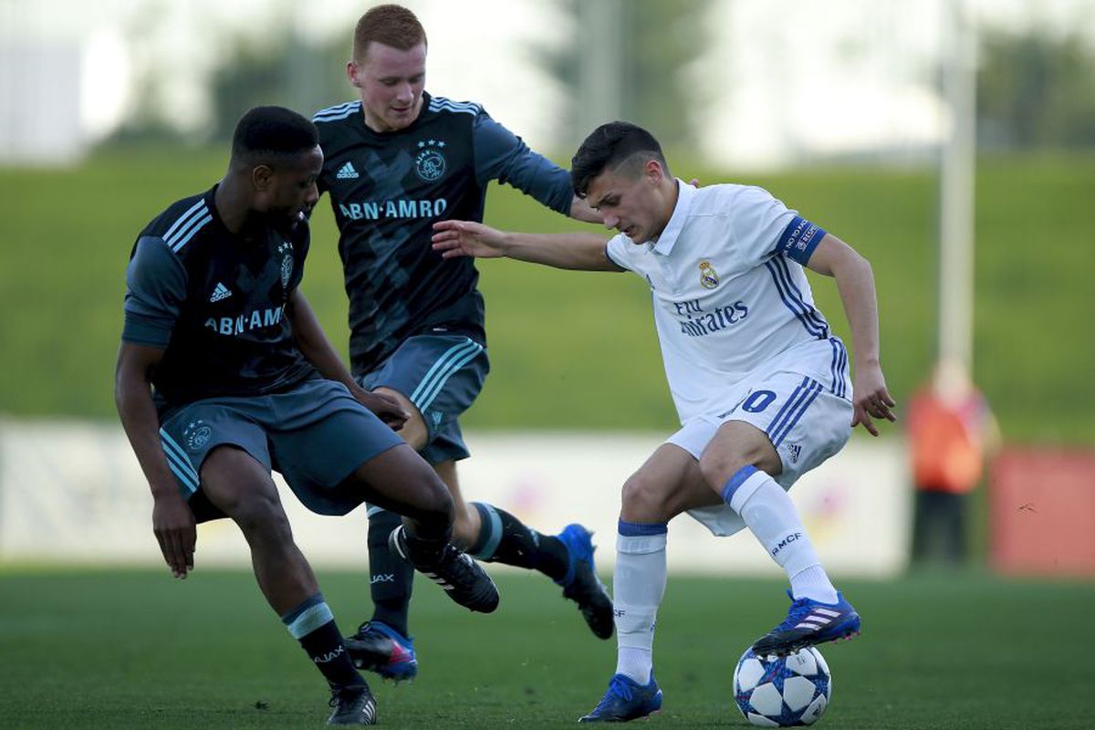 Real Madrid vinde la Sevilla! Ce mijlocaș a transferat câștigătoarea Europa League