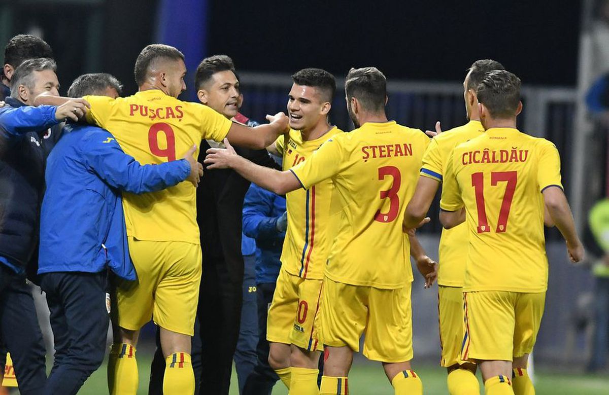 GALERIE FOTO Primii „tricolori” și-au făcut apariția în cantonamentul echipei naționale » În ce condiții au fost primiți aceștia