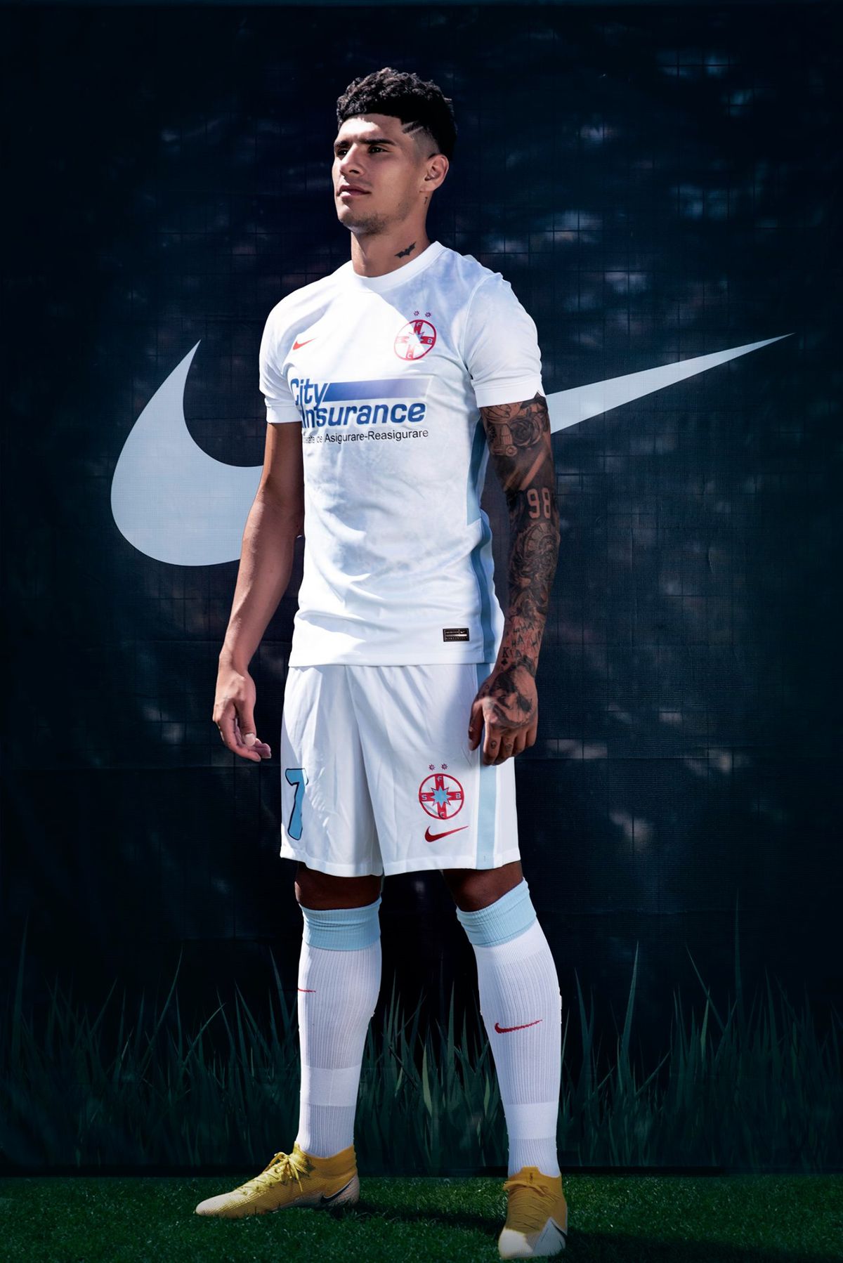 FCSB echipament deplasare 2020/2021